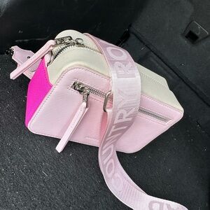 Women’s Country Road Pink Crossbody Bag